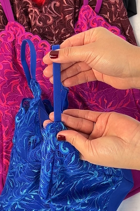 Smoothing Lace Bodysuit - Fabletics