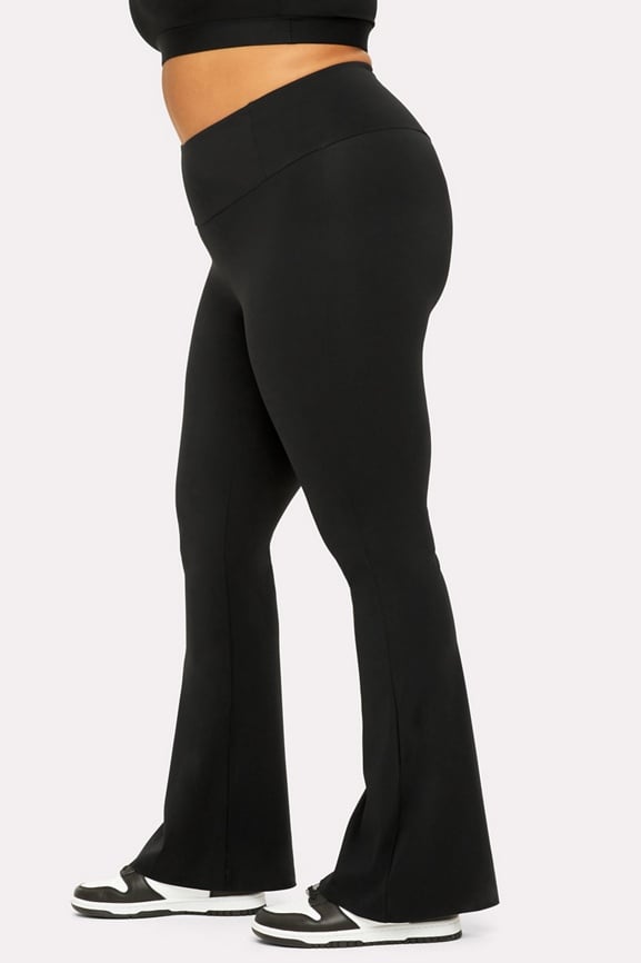 Ultra-Smooth Flare Legging
