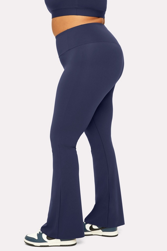 Ultra-Smooth Flare Legging
