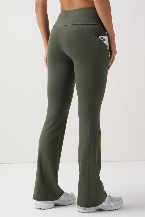 StretchTech™ Kick Flare Scrub Legging