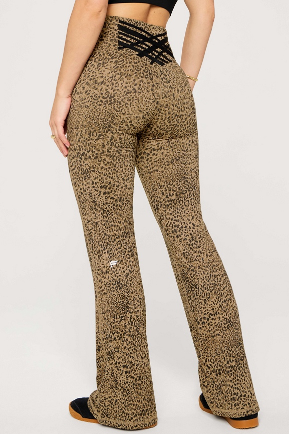 FLAIR (フレアー) Flair Indoor or Outdoor 3-Blade 56in Smart Ceiling Fan - 56 Inches