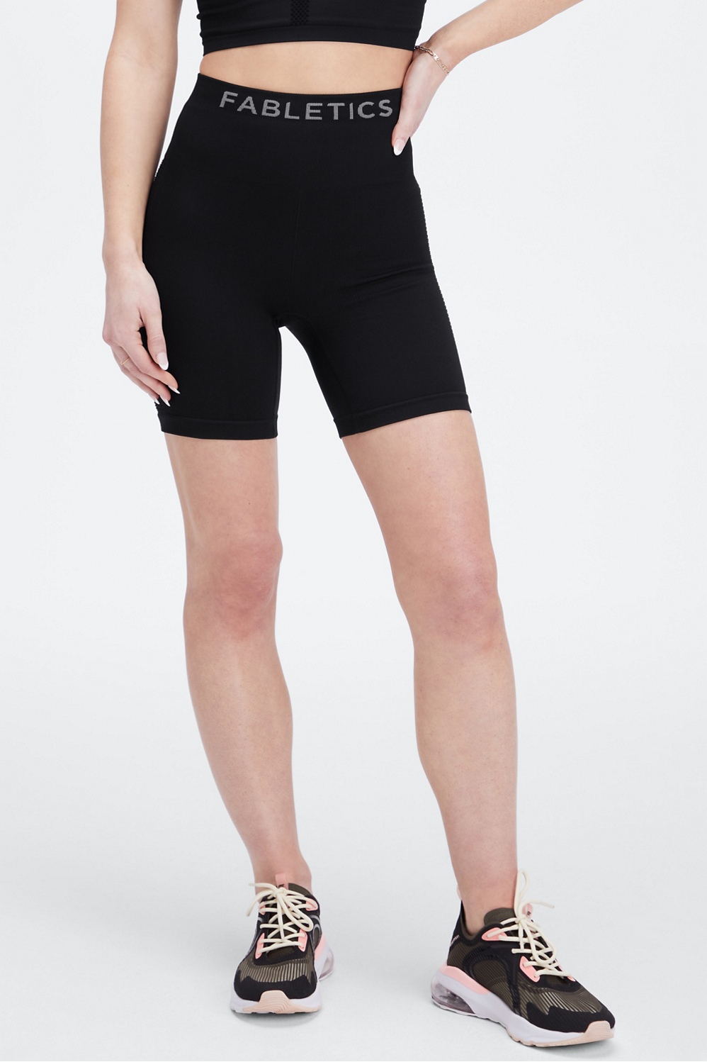 Sync Seamless High-Waisted 6'' Short