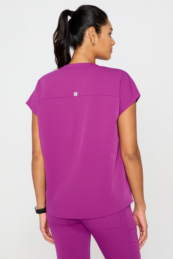 Evolve 3-Pocket Scrub Top