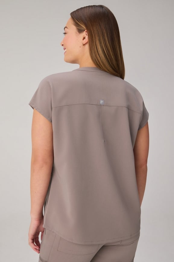 Evolve 3-Pocket Scrub Top