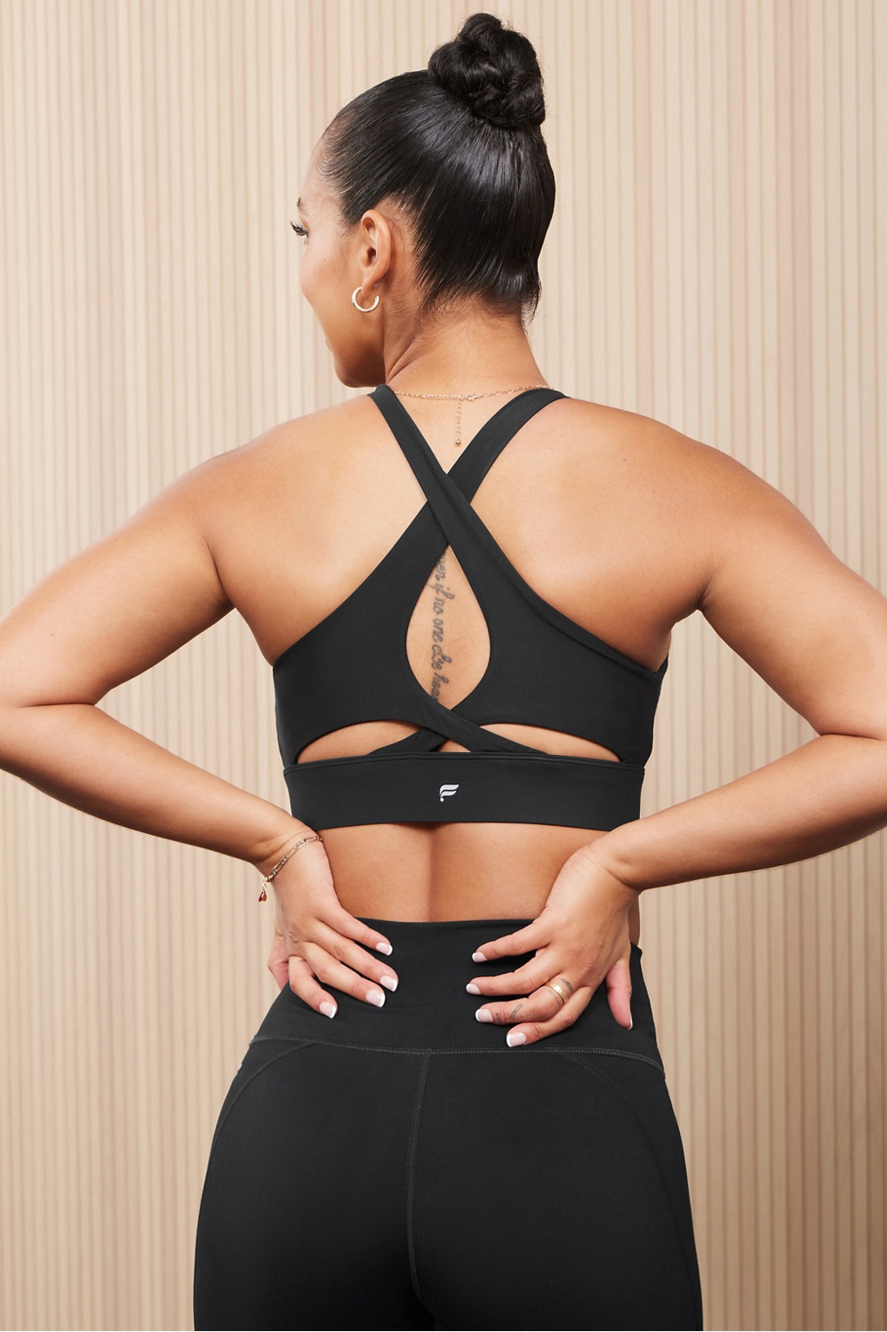 Level 2-Piece Outfit - Fabletics