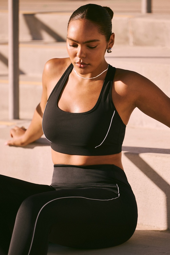 Essential Medium Impact Piped Sports Bra