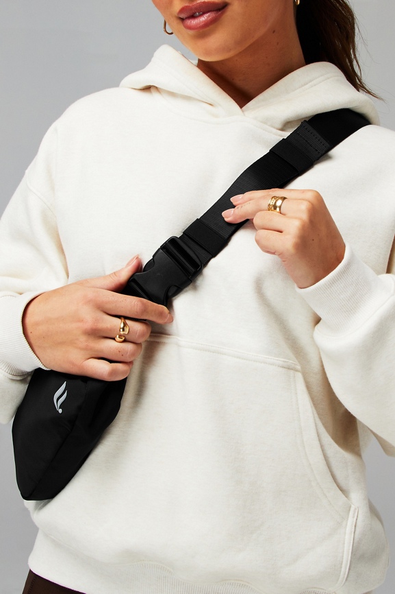 Belt bag over outlet shoulder