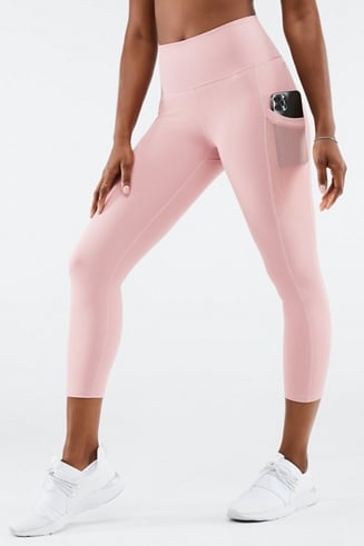 cdn.fabletics.com/media/images/products/CS1933698