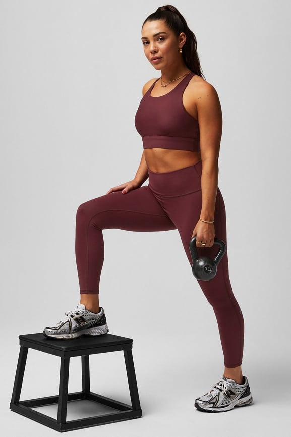 Dominate 2-Piece Outfit Fabletics