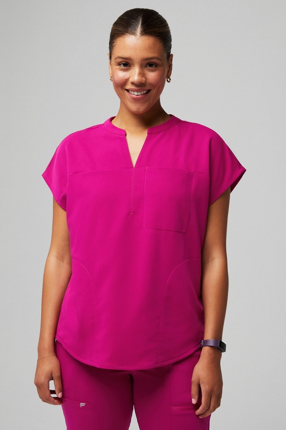 Evolve 3-Pocket Scrub Top