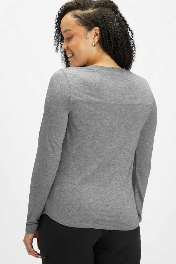 Core Long-Sleeve Underscrub + Vital 1-Pocket Top - Fabletics