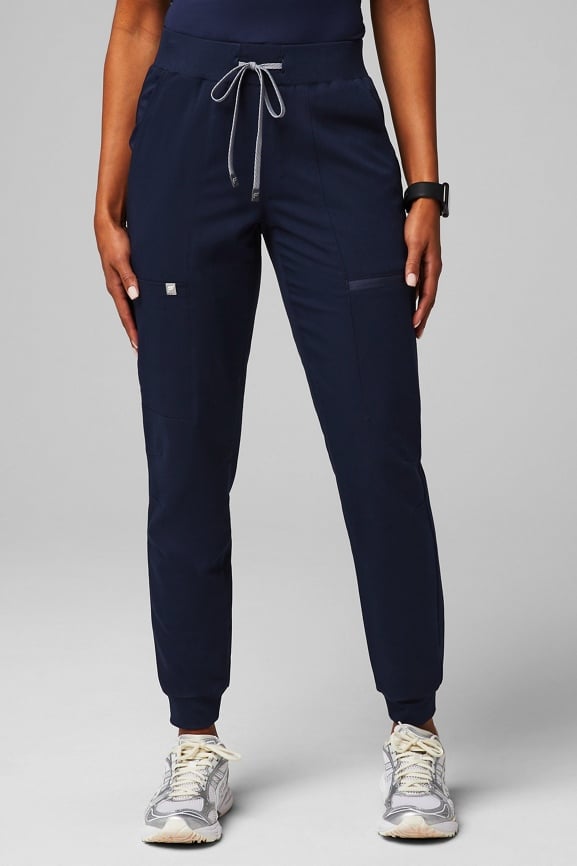 Oasis Twist Sports Bra + On-Call Scrub Jogger