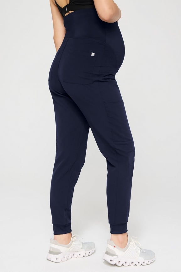 On-Call Maternity Scrub Jogger - Fabletics