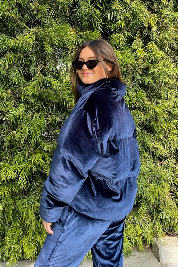 Wander Velour Cropped Puffer Jacket - Fabletics