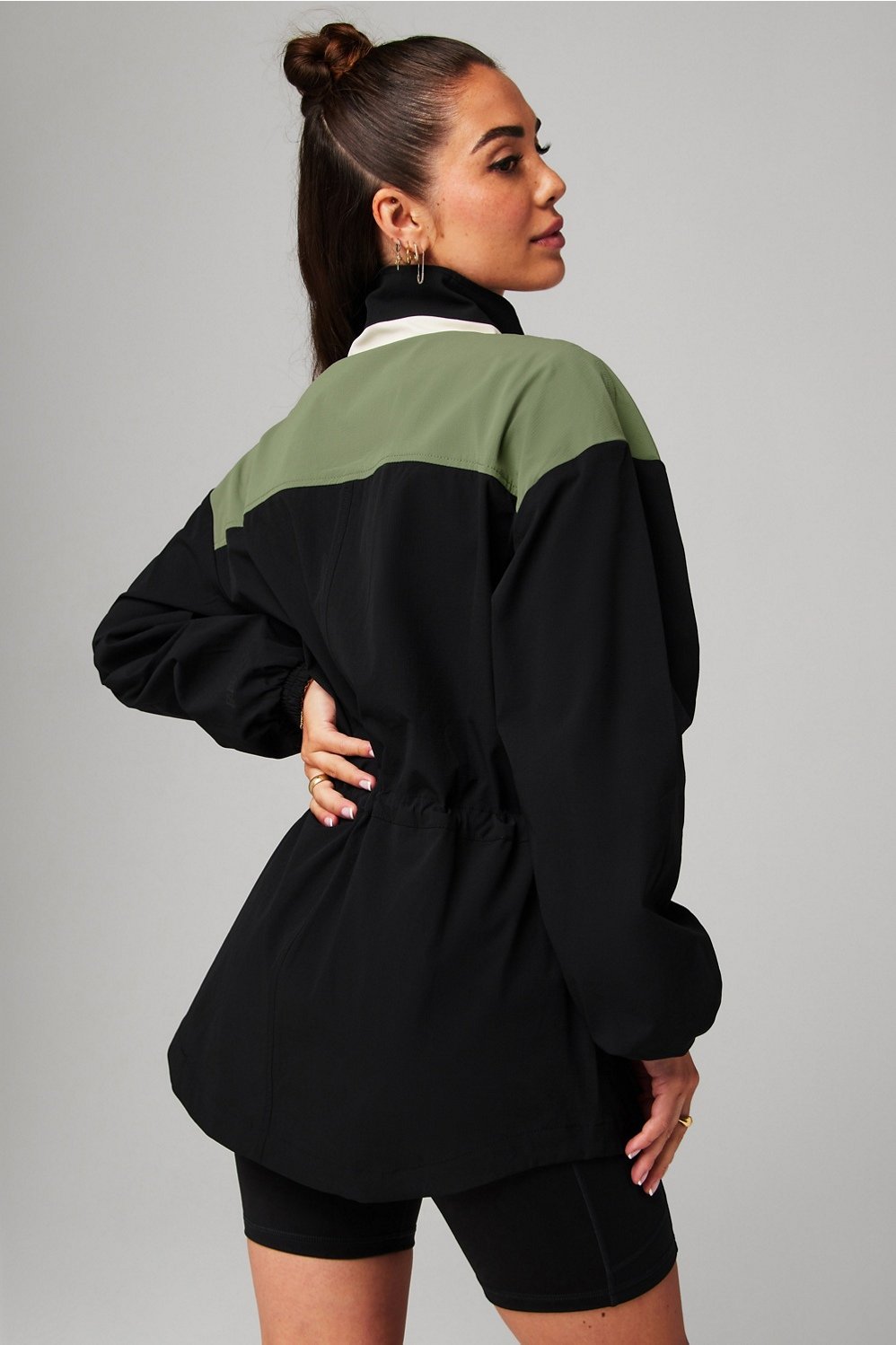 大人気Fableticsよりkhloe kardashian限定Heights Cargo Jacket Heights Cargo Jacket - Fabletics