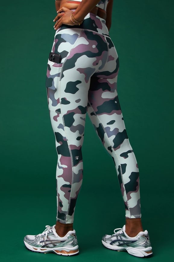 Wild Fable Green Camo Ultra Soft High Rise Leggings with Pockets