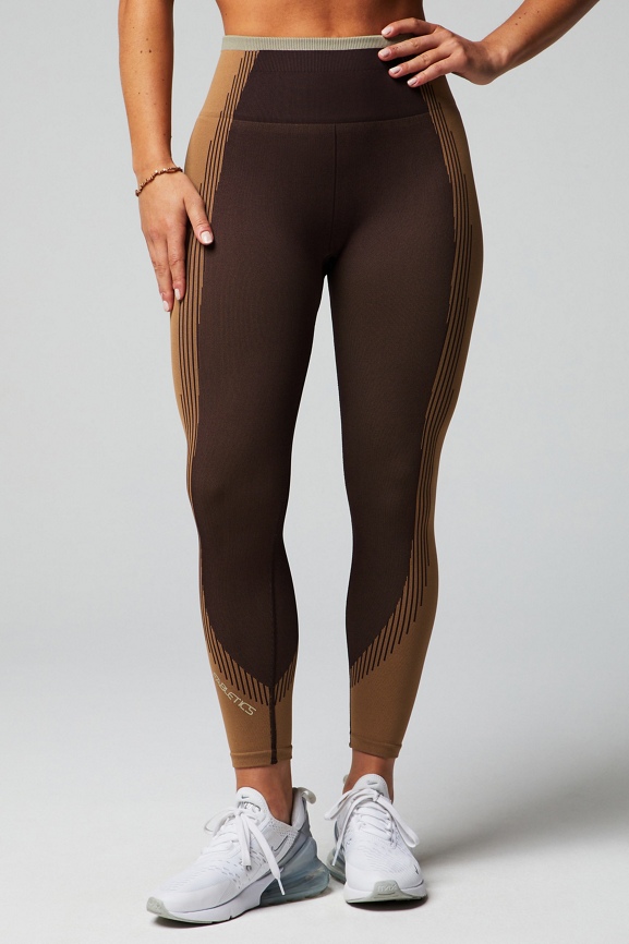 Fabletics Ultra High-Waisted Seamless Rib 7/8 Legging Size M Color