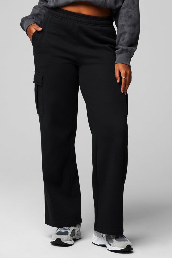 Cozy Fleece Wide Leg Cargo Sweatpant