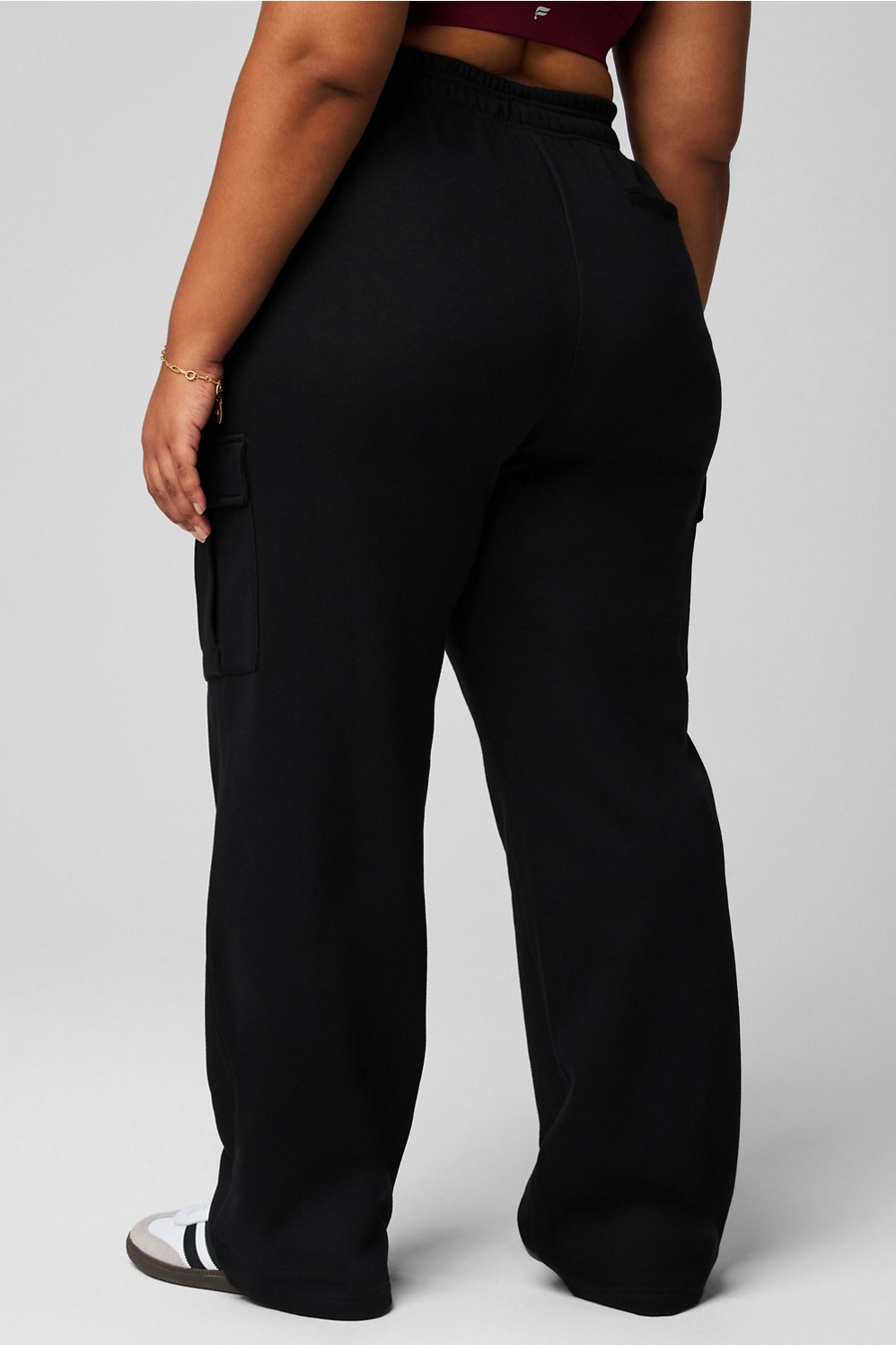 Cozy Fleece Wide Leg Cargo Sweatpant