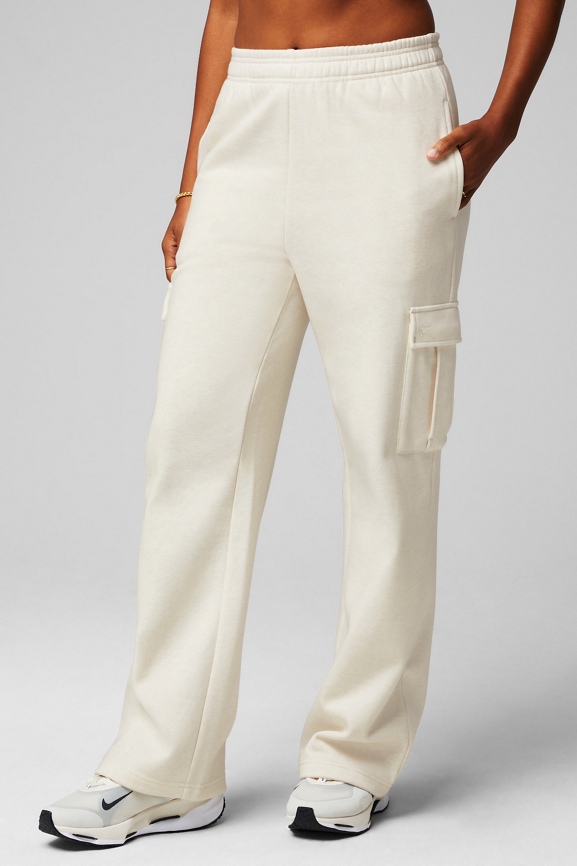 Cozy Fleece Wide Leg Cargo Sweatpant Fabletics