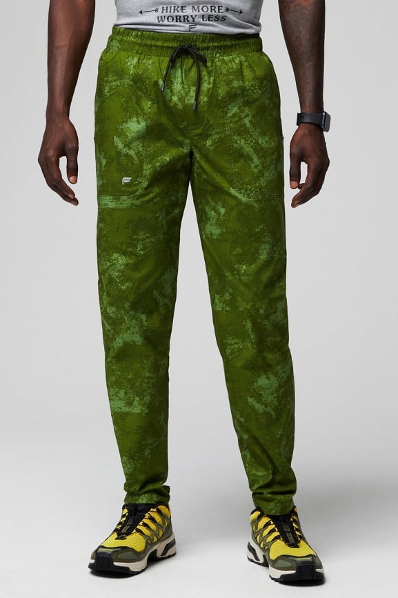 Nike woven hotsell camo pants