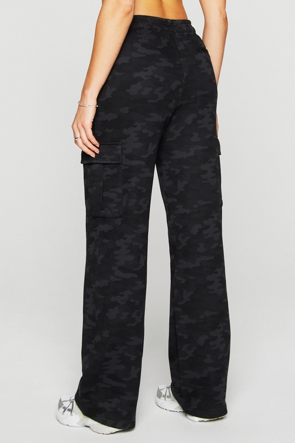 Cozy Fleece Wide Leg Cargo Sweatpant