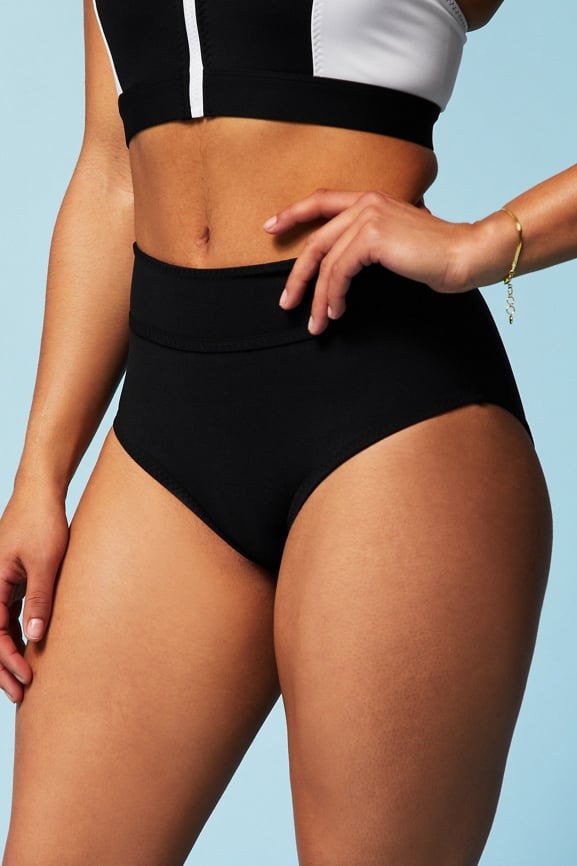 Crossover Scrunch Shorts - Black – Luxsea Swimwear