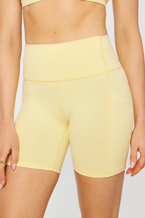 On-The-Go PowerHold® High-Waisted Short 6"
