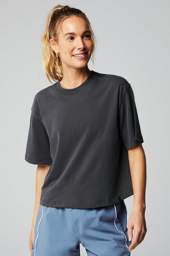 Sports Bra / Short-Sleeve T-Shirt / Sweatshorts / Set