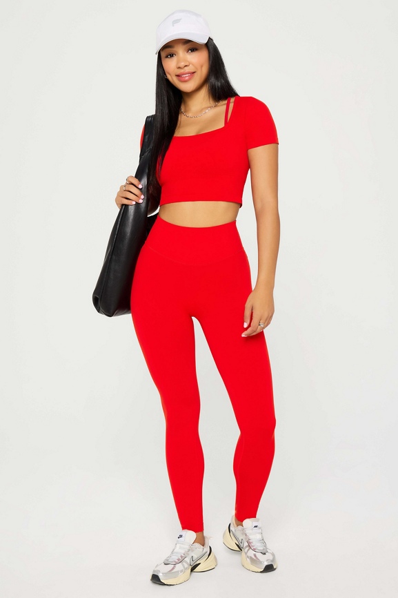 Sleek Seamless Scoop Neck Short-Sleeve Top
