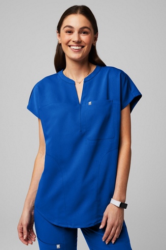  Fabletics Women's Evolve 3-Pocket Scrub Top with an
