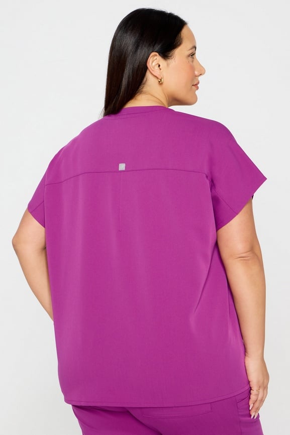Evolve 3-Pocket Scrub Top