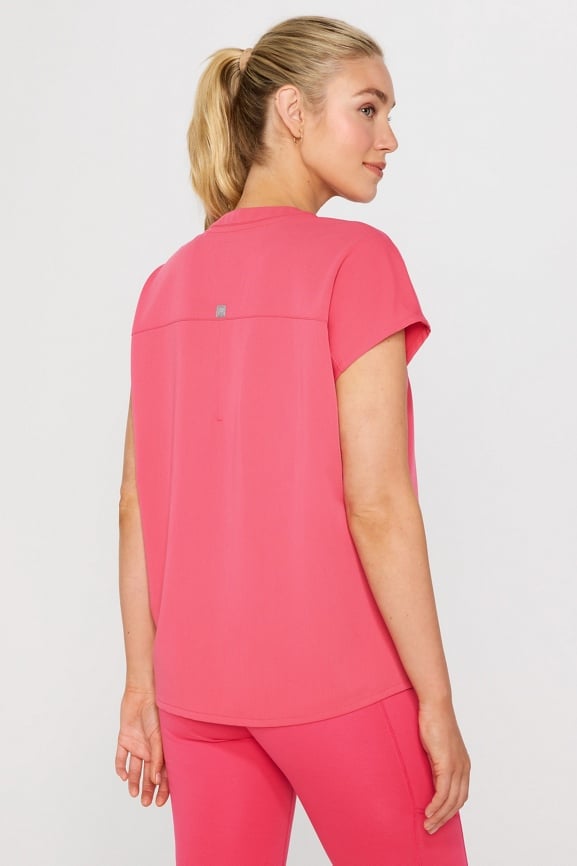 Evolve 3-Pocket Scrub Top