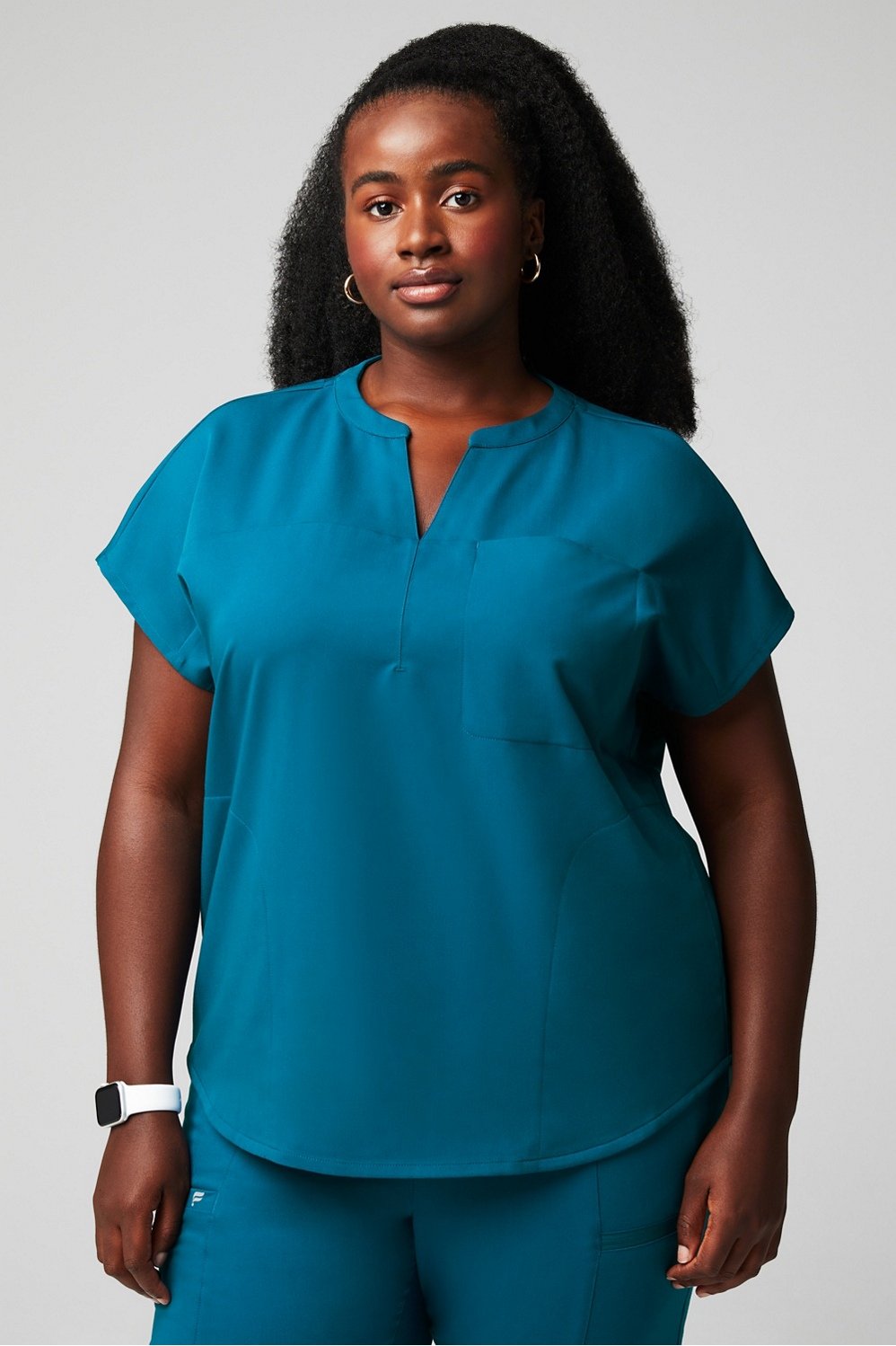 Evolve 3-Pocket Scrub Top